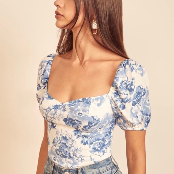 Reformation Tops - New Reformation Charli Top in Olympia